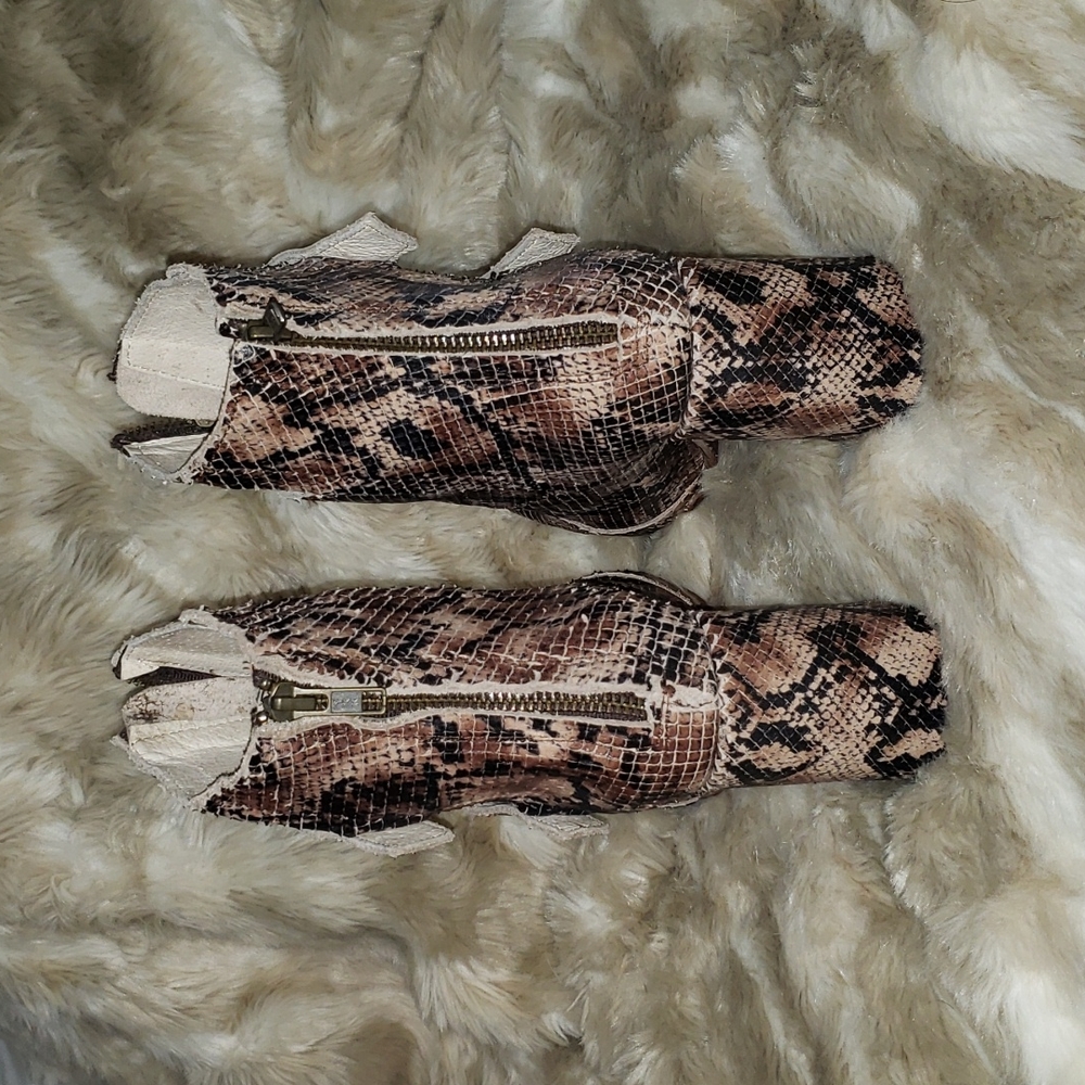 Freebird Joey Boots Snake Print Size 9 - image 3